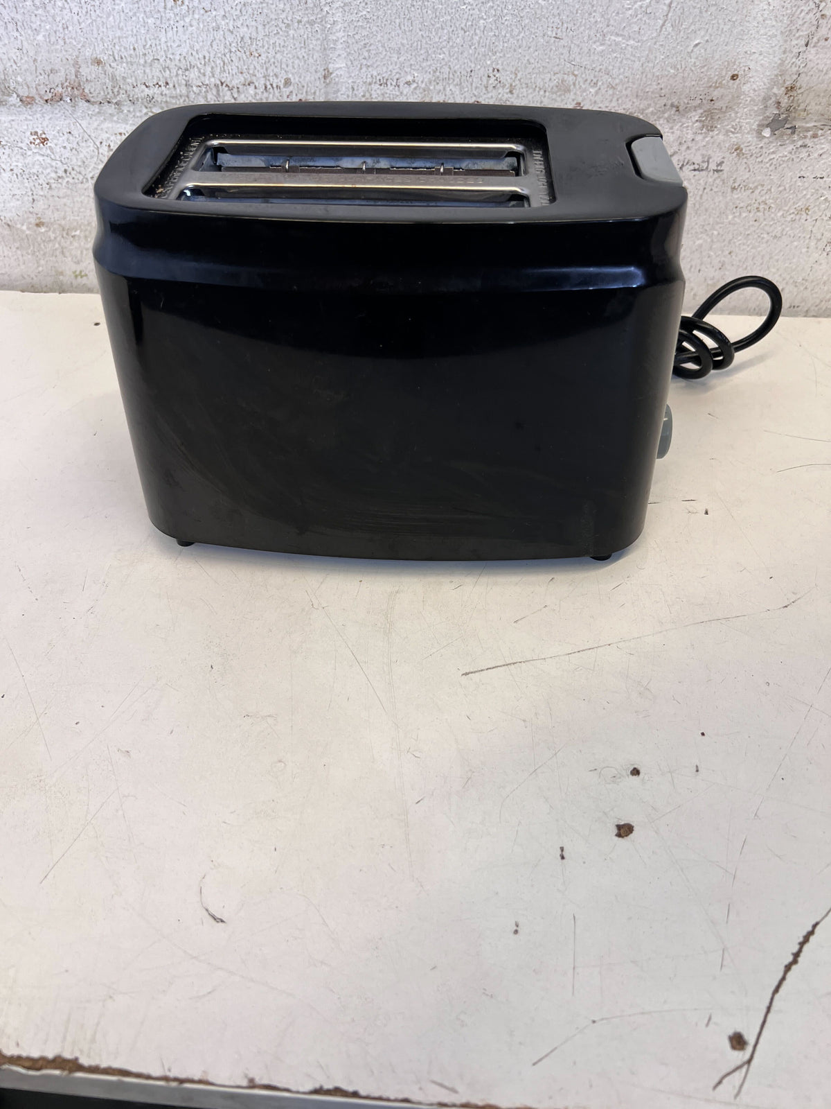 Compact Black Salton Toaster with Minor Scratches