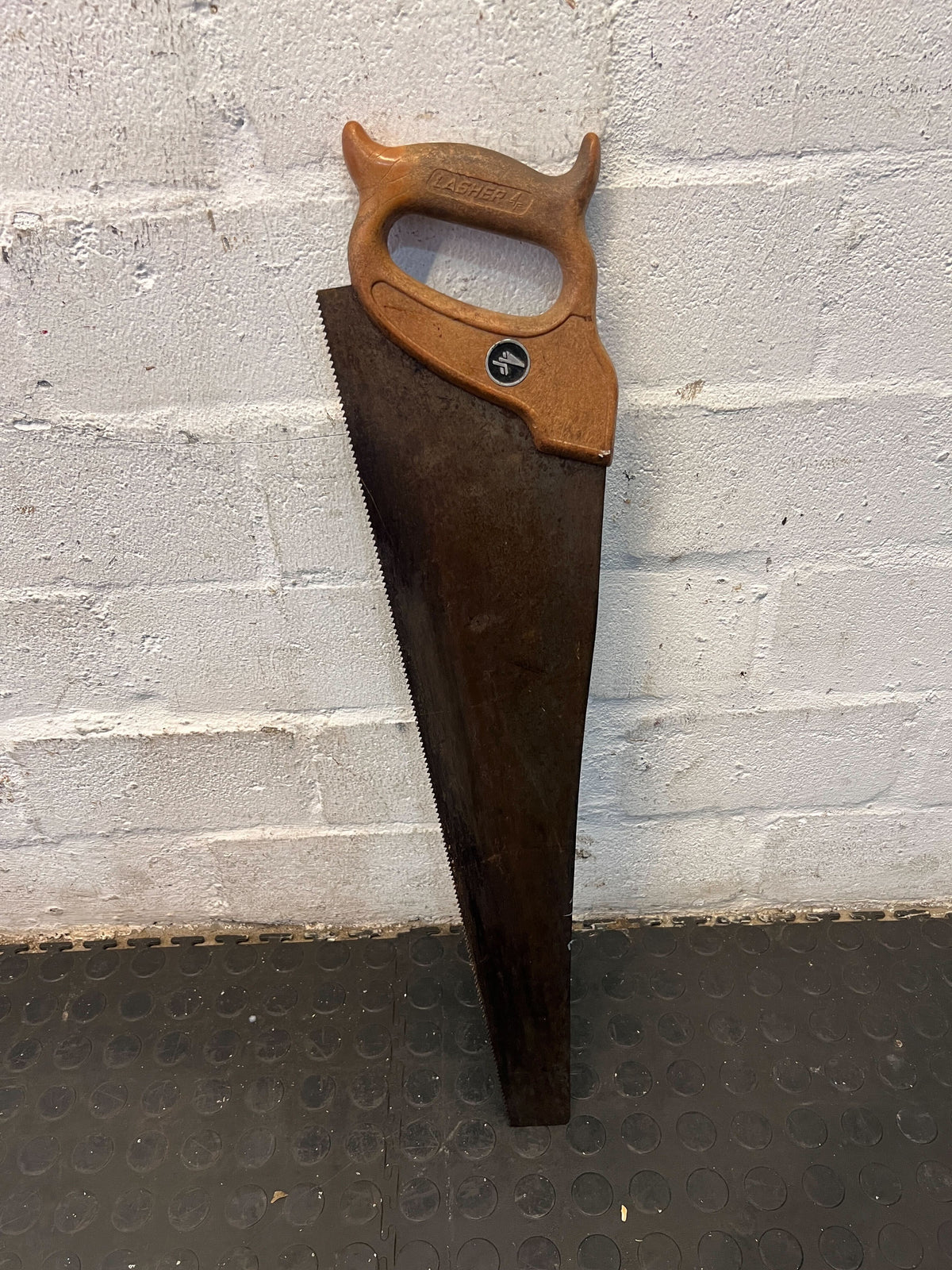 Vintage Handsaw with Wooden Handle – Well-Maintained Tool - 2ndhandwarehouse.com