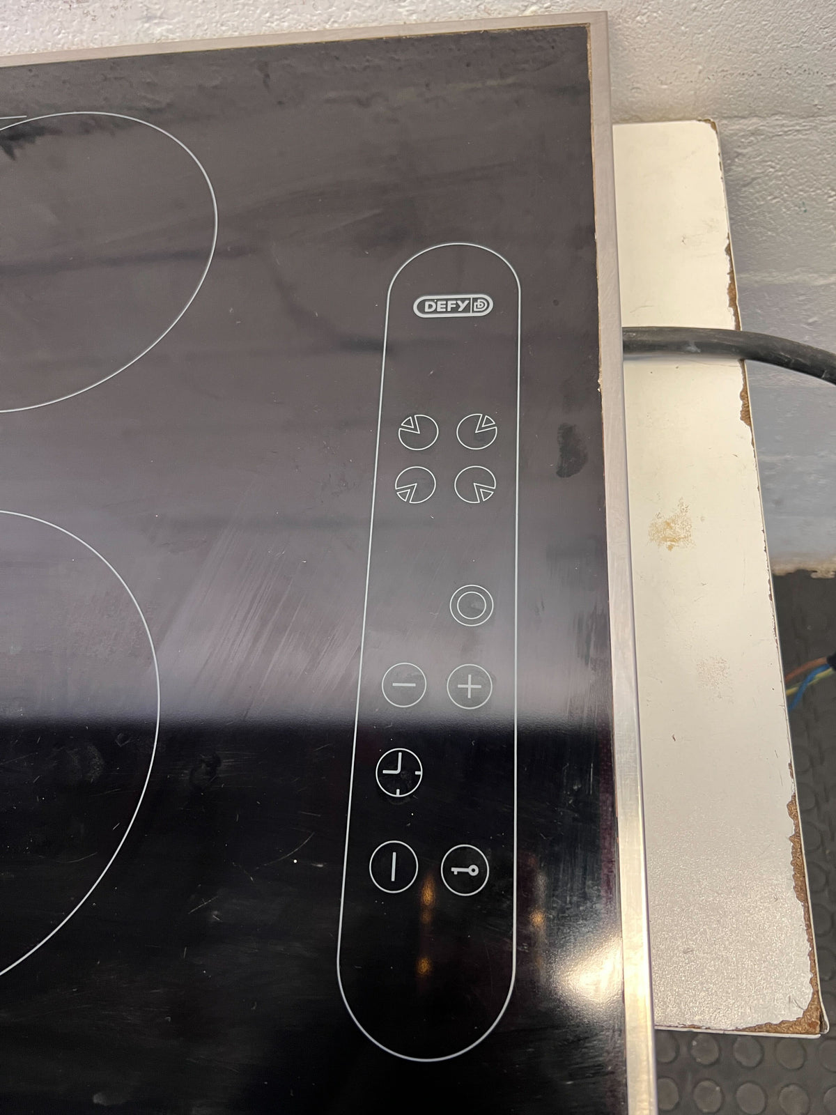 Induction Cooktop - Sleek Black, 4 Zones - Not In Working Condition - REDUCED