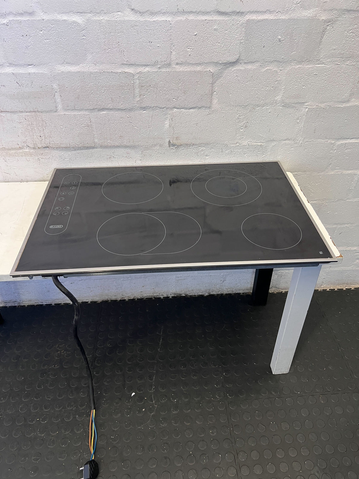 Induction Cooktop - Sleek Black, 4 Zones - Not In Working Condition - REDUCED