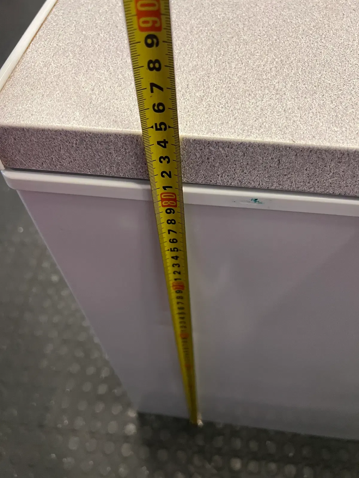 KIC 207L White Chest Freezer (KCG 210/1) - 2ndhandwarehouse.com