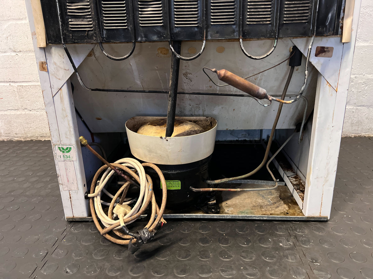 KIC Frost-Free Fridge Freezer – Classic White with Minor Scratches - REDUCED