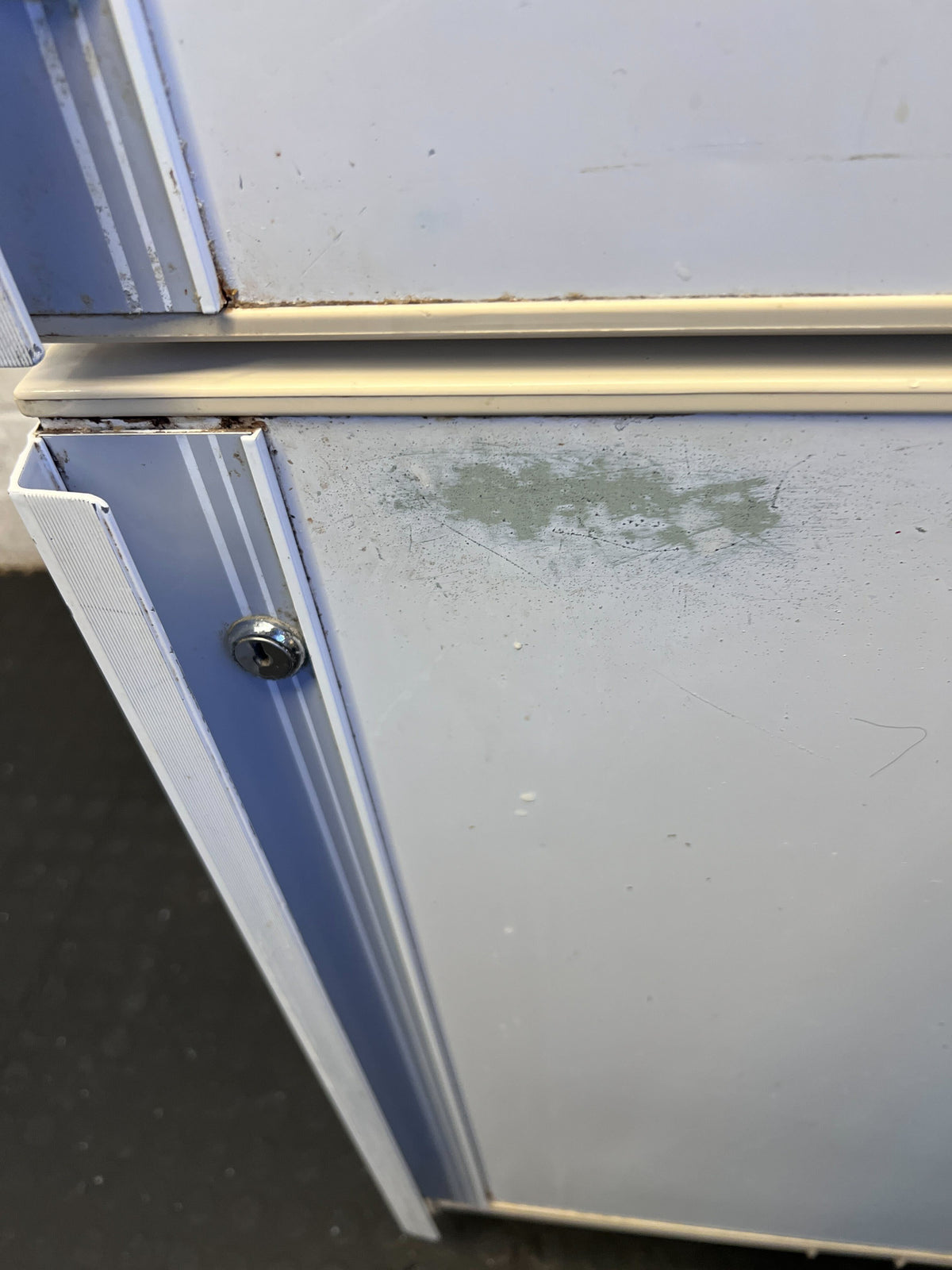 KIC Frost-Free Fridge Freezer – Classic White with Minor Scratches - REDUCED