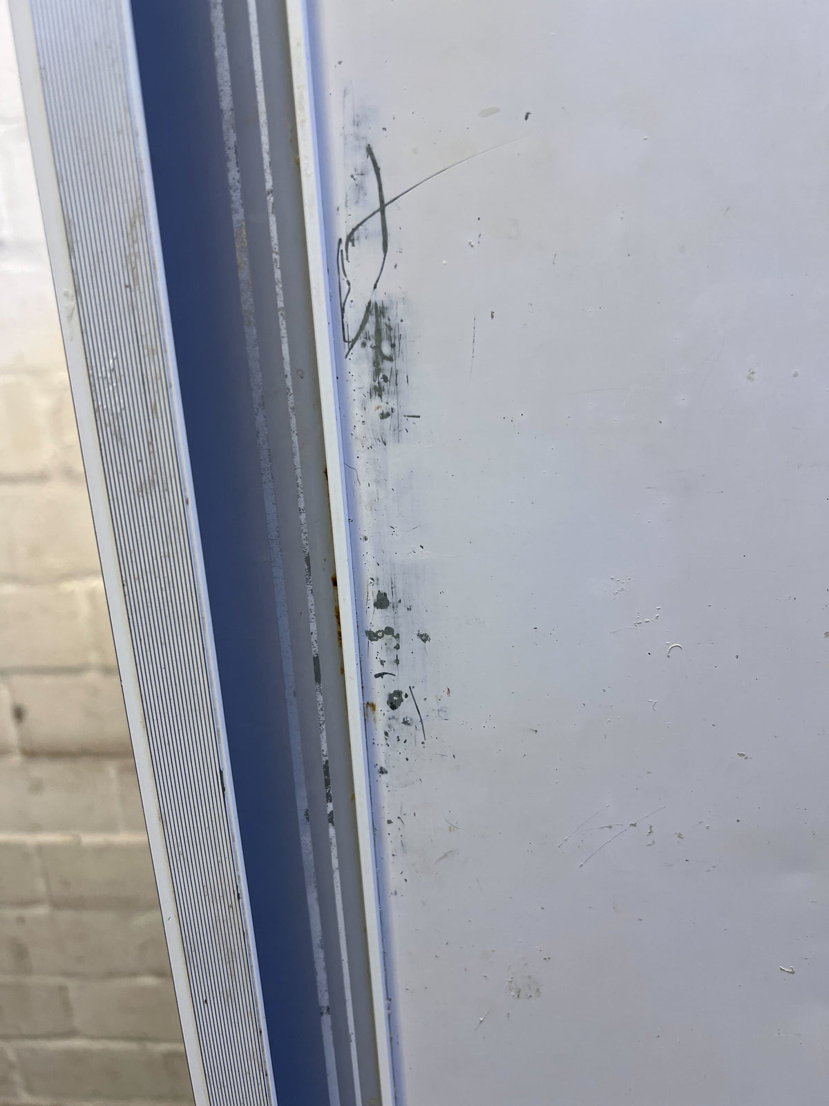 KIC Frost-Free Fridge Freezer – Classic White with Minor Scratches - REDUCED