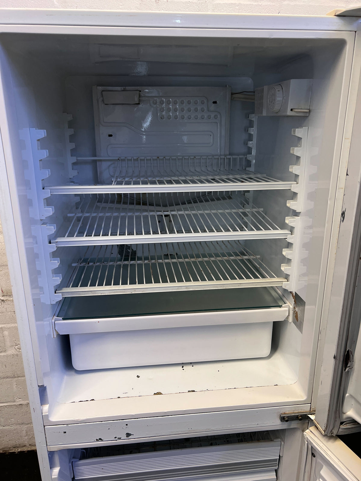 KIC Frost-Free Fridge Freezer – Classic White with Minor Scratches - REDUCED