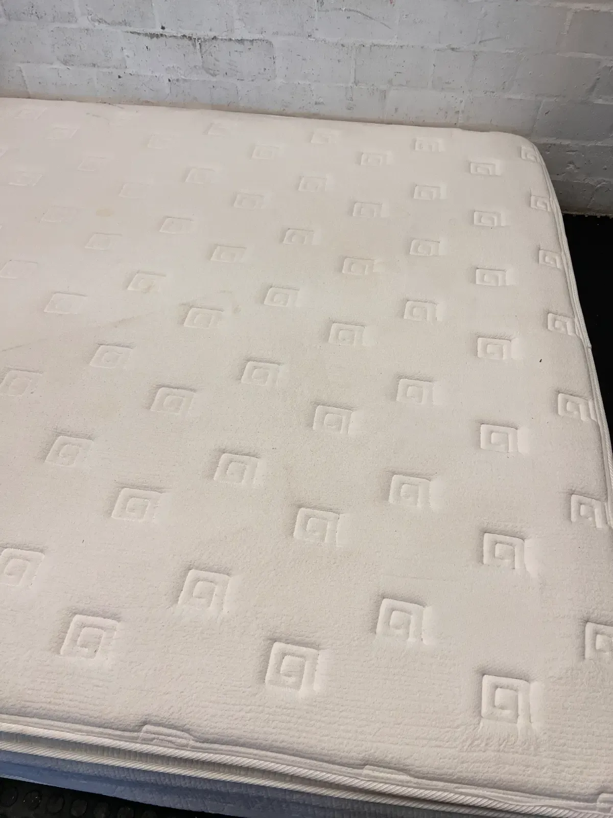 King Size Comfort Solutions Sabra 100/90 Mattress Only - 2ndhandwarehouse.com