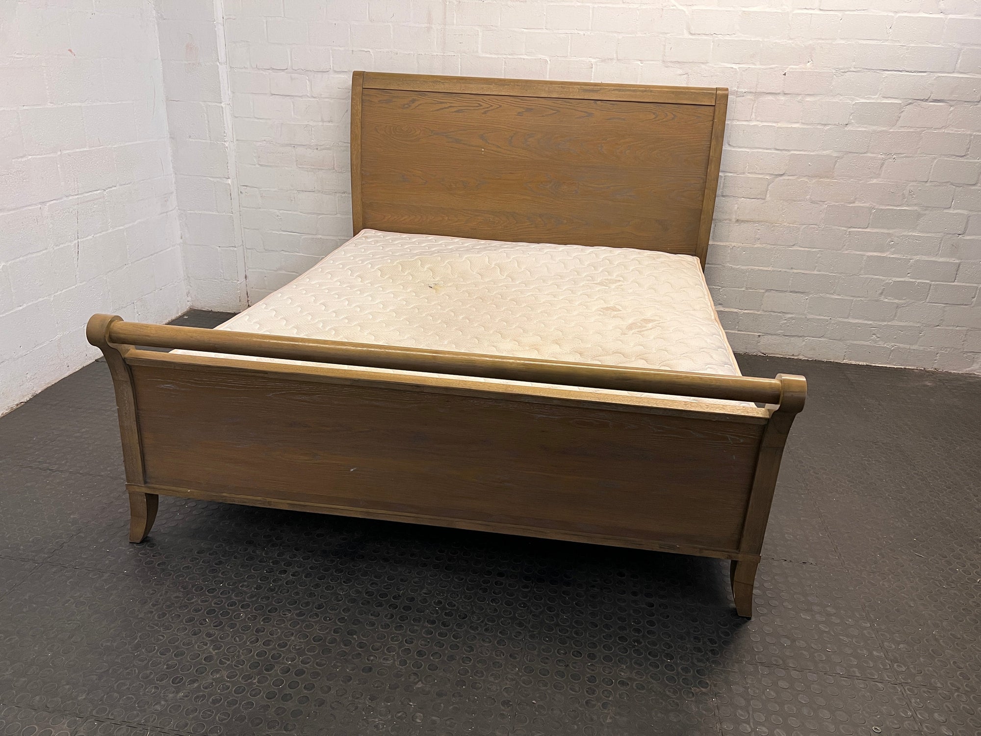 King Sleigh Bed Bed with Slumberland Mattress