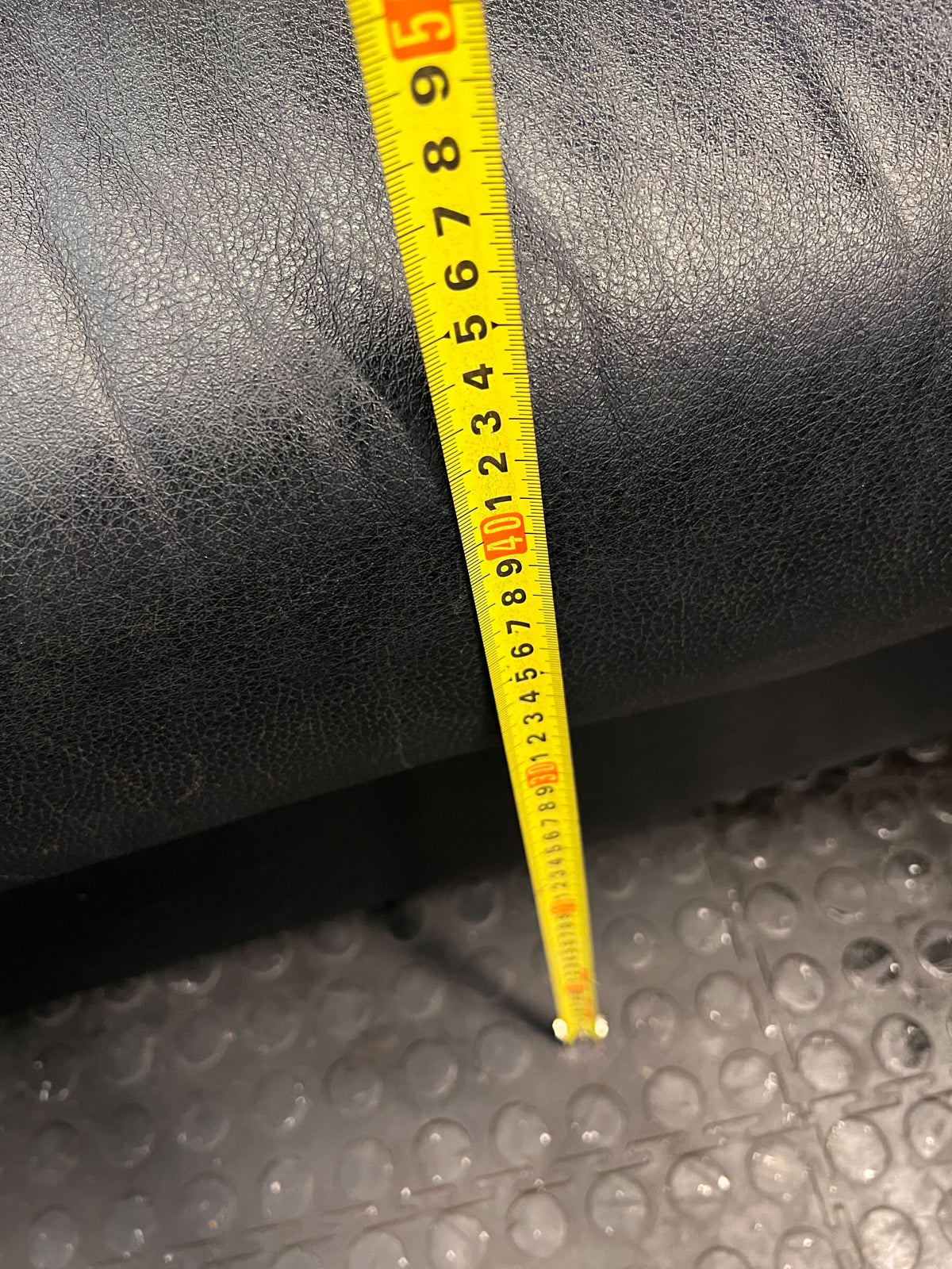 L shape lounge suite  - Spacious Black Leather Sectional Sofa - Some visible damages - 2ndhandwarehouse.com