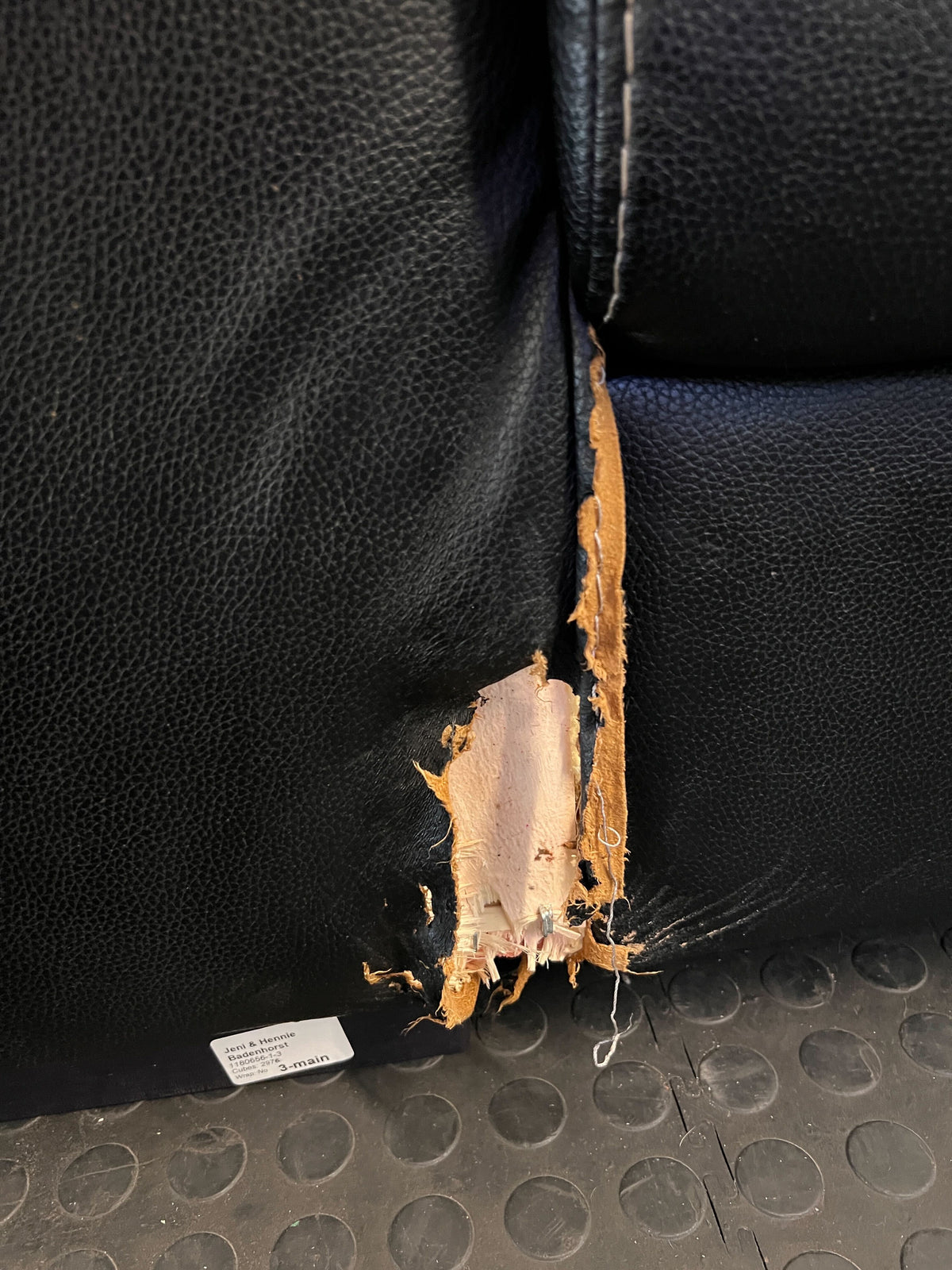 L shape lounge suite  - Spacious Black Leather Sectional Sofa - Some visible damages - 2ndhandwarehouse.com