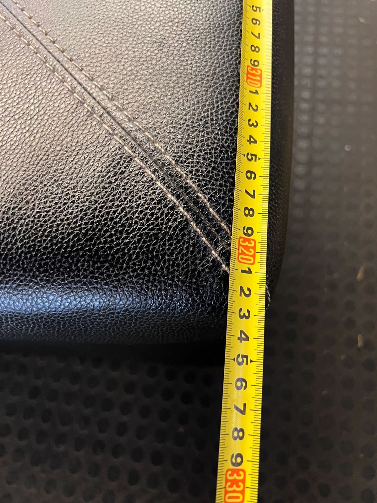 L shape lounge suite  - Spacious Black Leather Sectional Sofa - Some visible damages - 2ndhandwarehouse.com