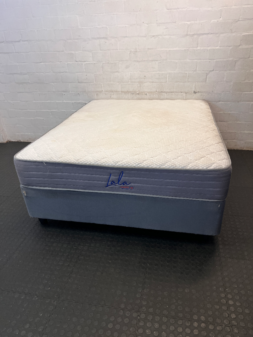Lala Madrid Queen Mattress - Light Marks on Surface - 2ndhandwarehouse.com
