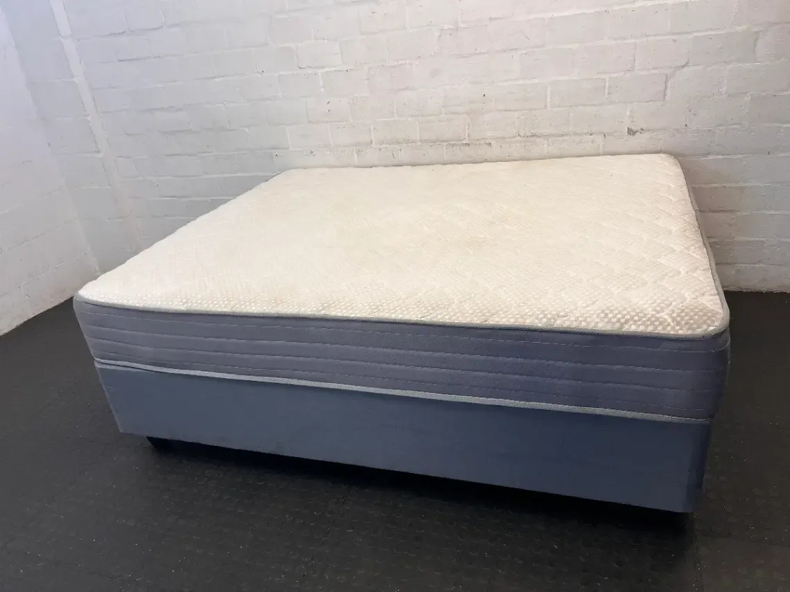 Lala Madrid Queen Mattress - Light Marks on Surface - 2ndhandwarehouse.com