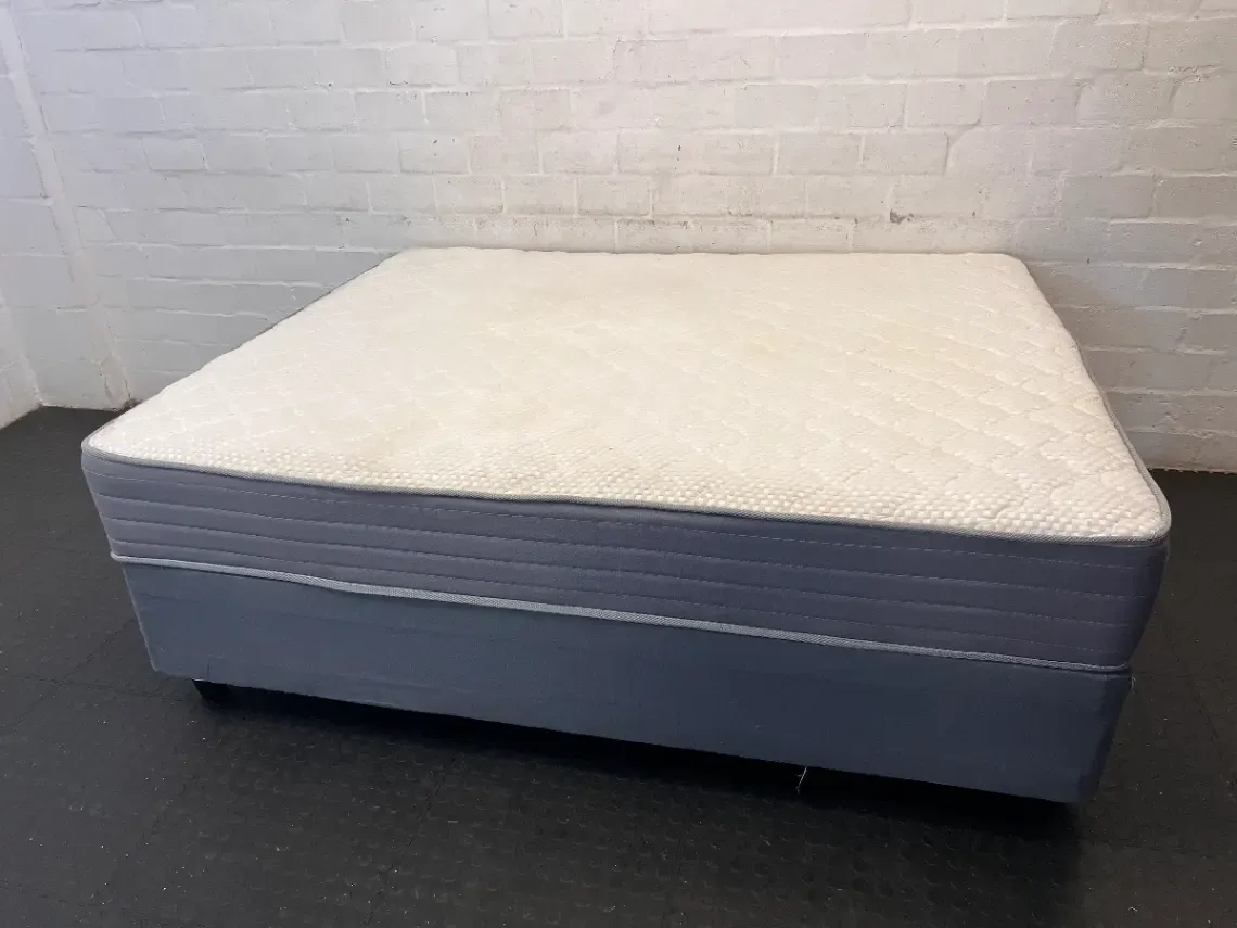 Lala Madrid Queen Mattress - Light Marks on Surface - 2ndhandwarehouse.com