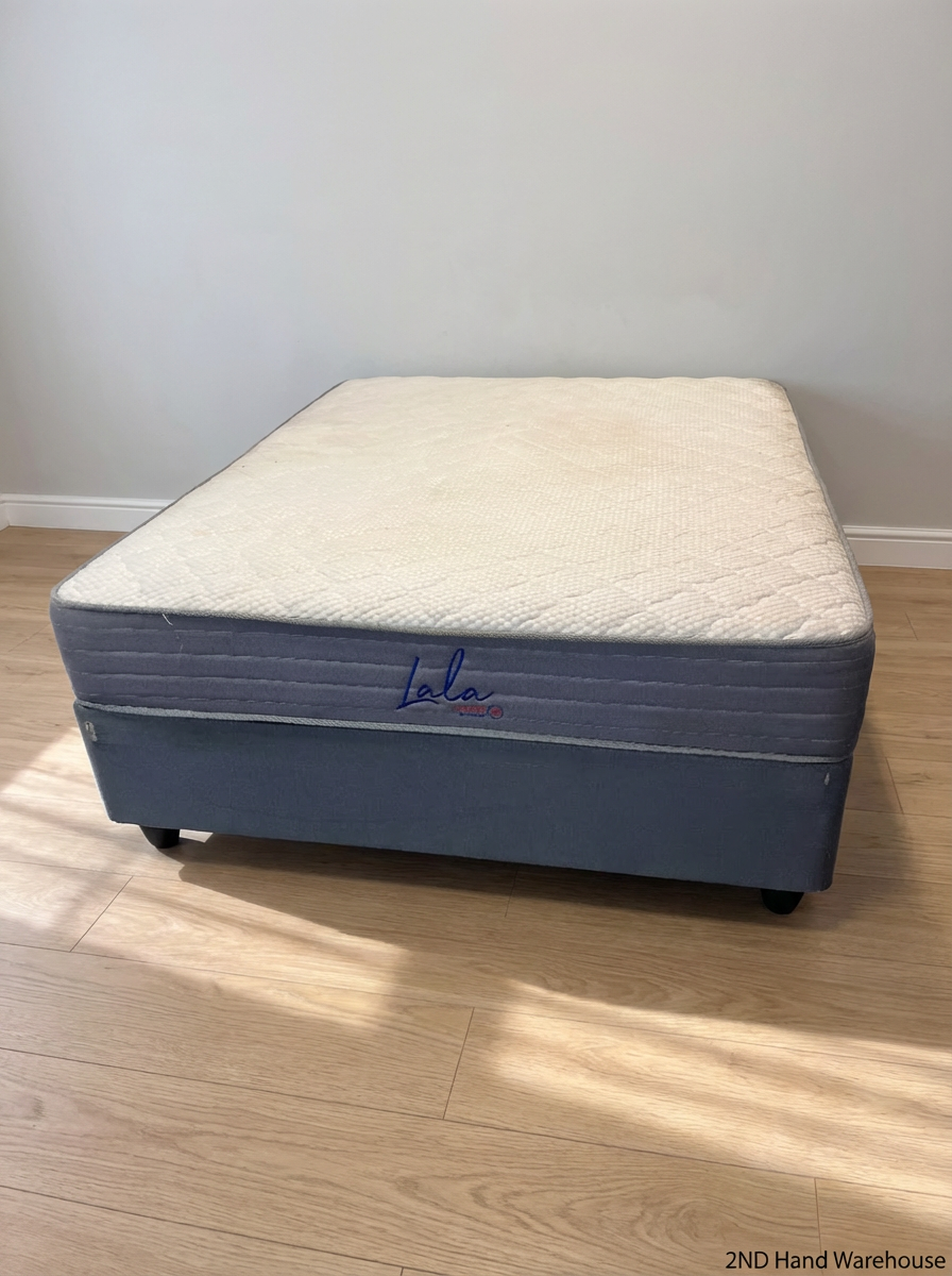 Lala Madrid Queen Mattress - Light Marks on Surface - 2ndhandwarehouse.com