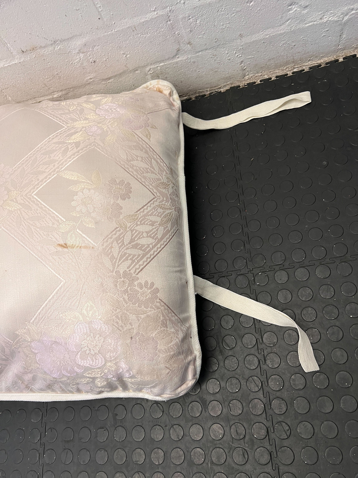 Luxurious Plush Camp/Outdoor Mattress Cushion - Minor Stains and some tearing