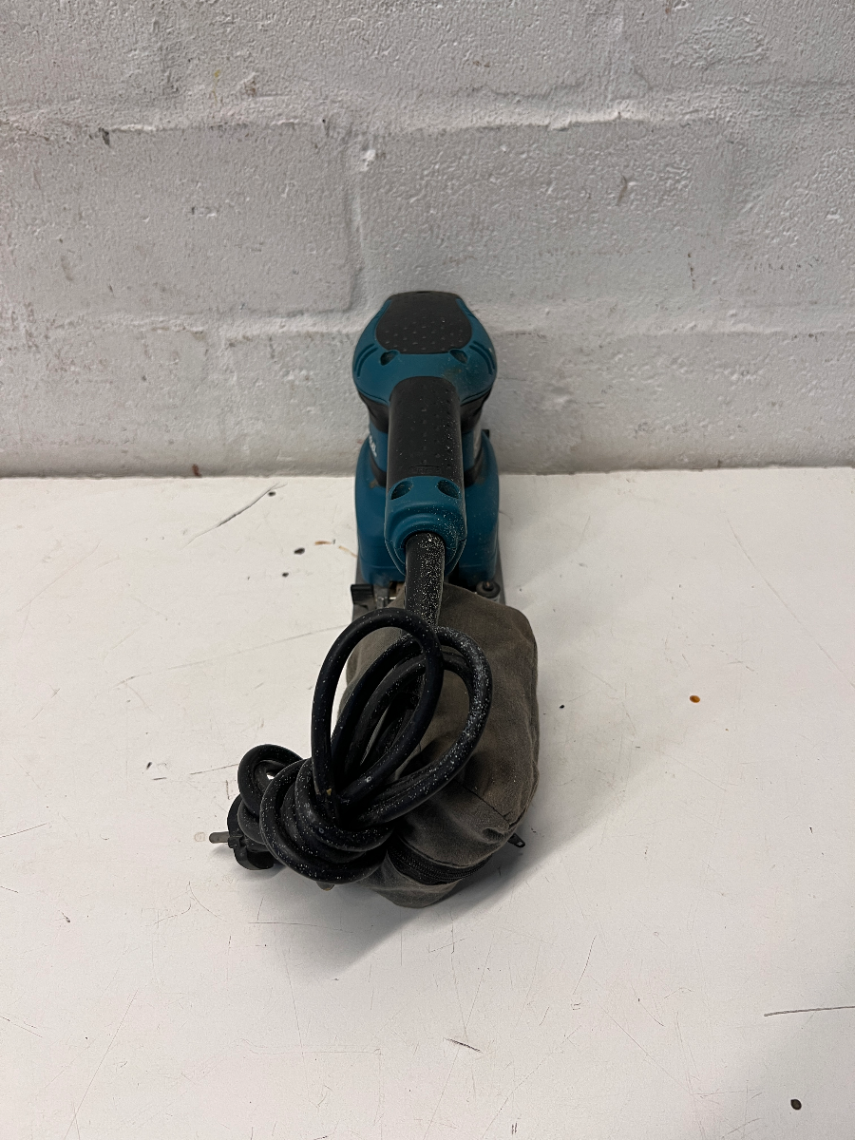 Makita Corded Teal Orbital Sander with Dust Bag — Working Order; Fair Condition