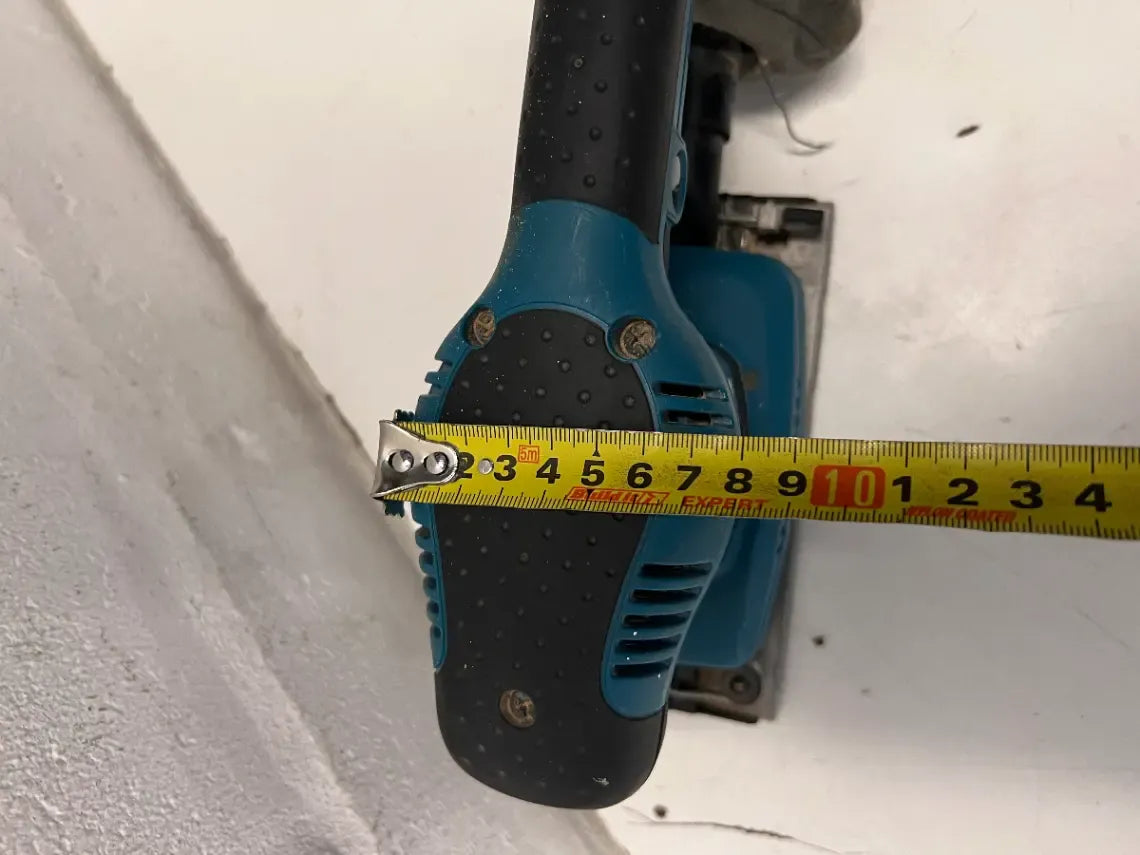 Makita Corded Teal Orbital Sander with Dust Bag — Working Order; Fair Condition