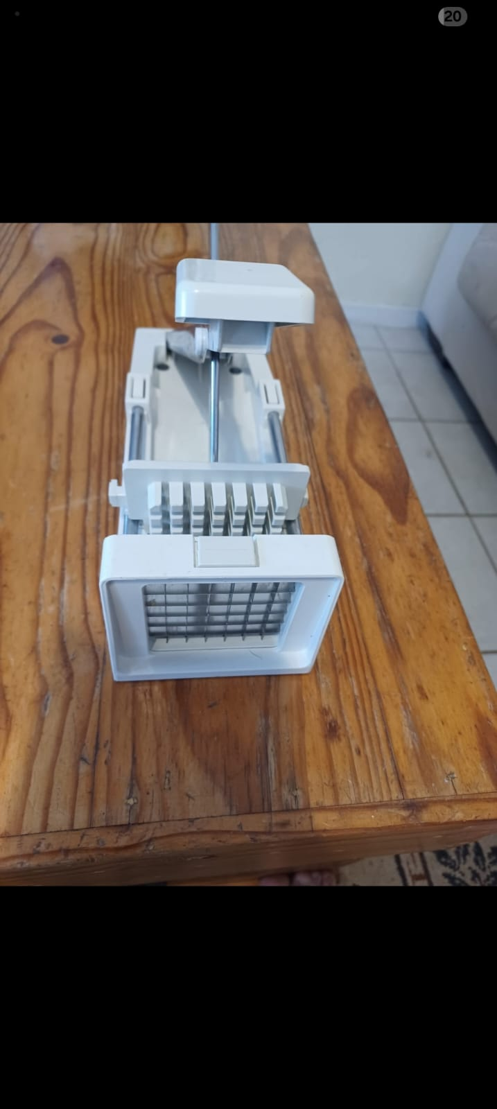 Manual Chip Cutter – White