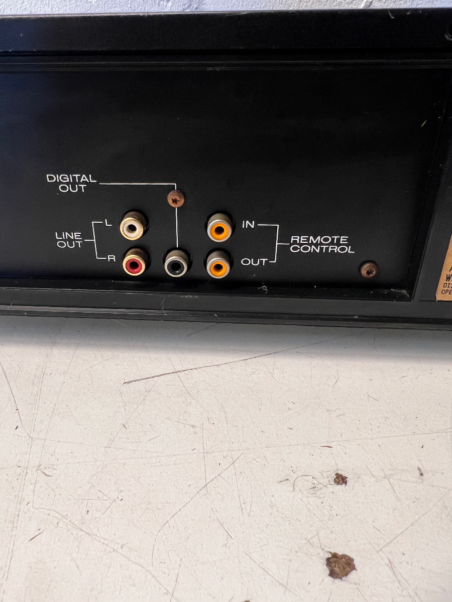 Marantz CD Player CD-42mkII - Surface Wear & Screw in Tray - 2ndhandwarehouse.com