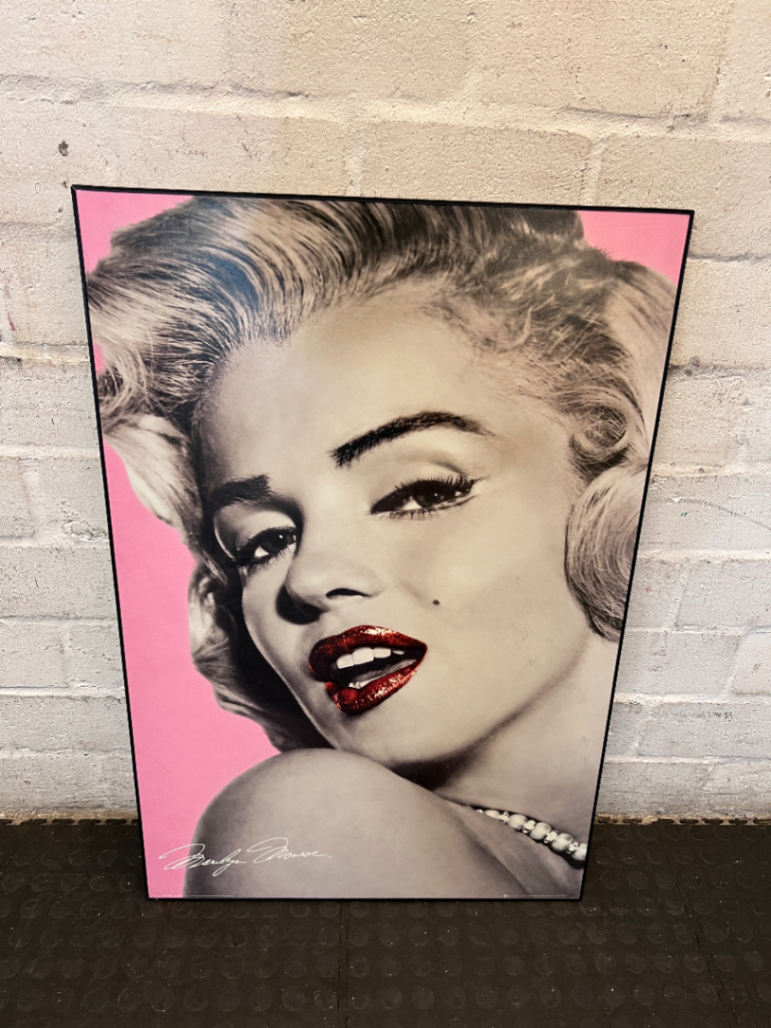 Marilyn Monroe Portrait Painting with Pink Background & Glitter Detail - 2ndhandwarehouse.com