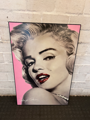 Marilyn Monroe Portrait Painting with Pink Background & Glitter Detail - 2ndhandwarehouse.com