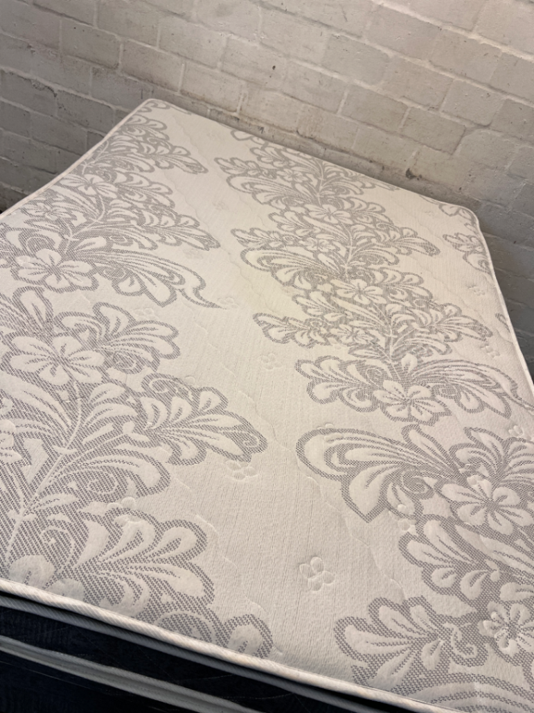 Medi-Spine Double Base Set with Patterned Mattress - 2ndhandwarehouse.com