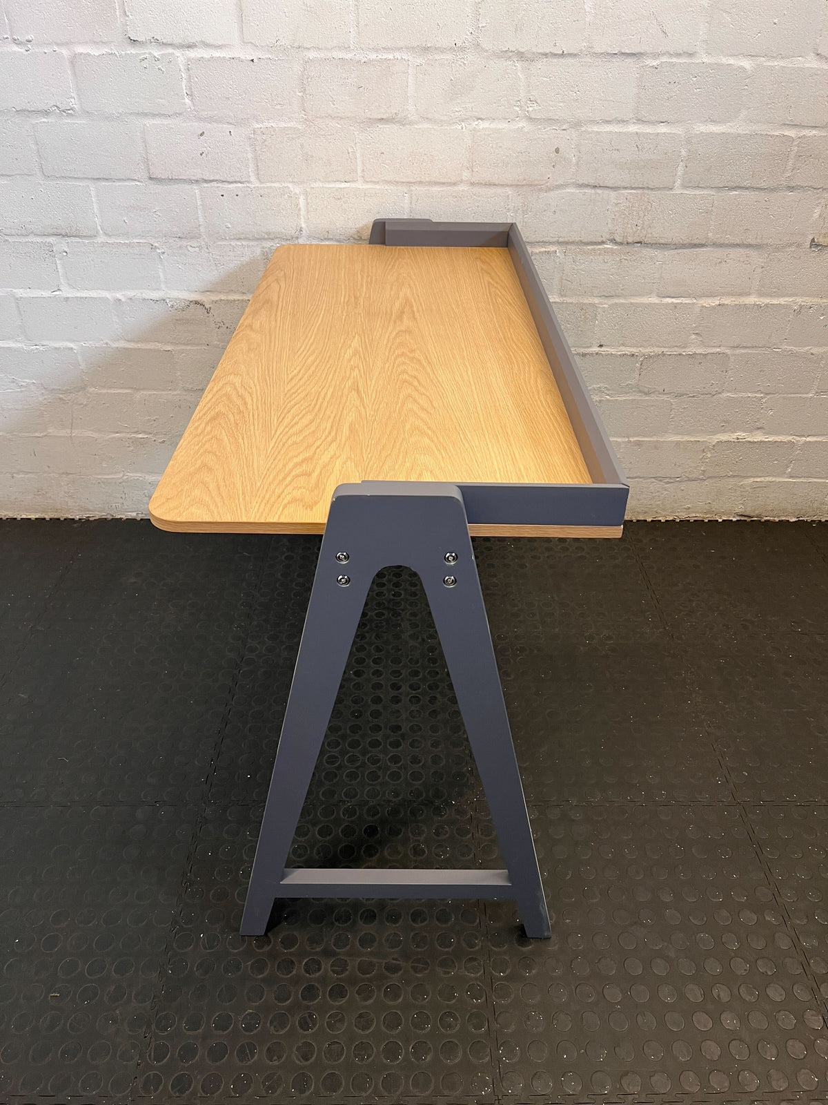 Minimalist Grey & Wood Desk – Sleek Design, Great Condition