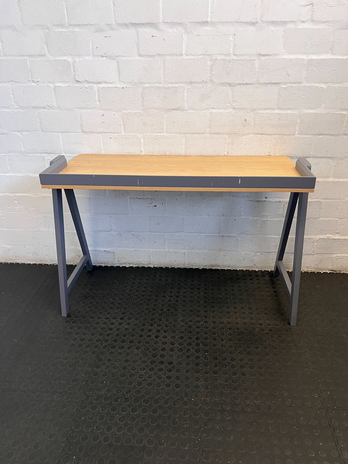 Minimalist Grey & Wood Desk – Sleek Design, Great Condition
