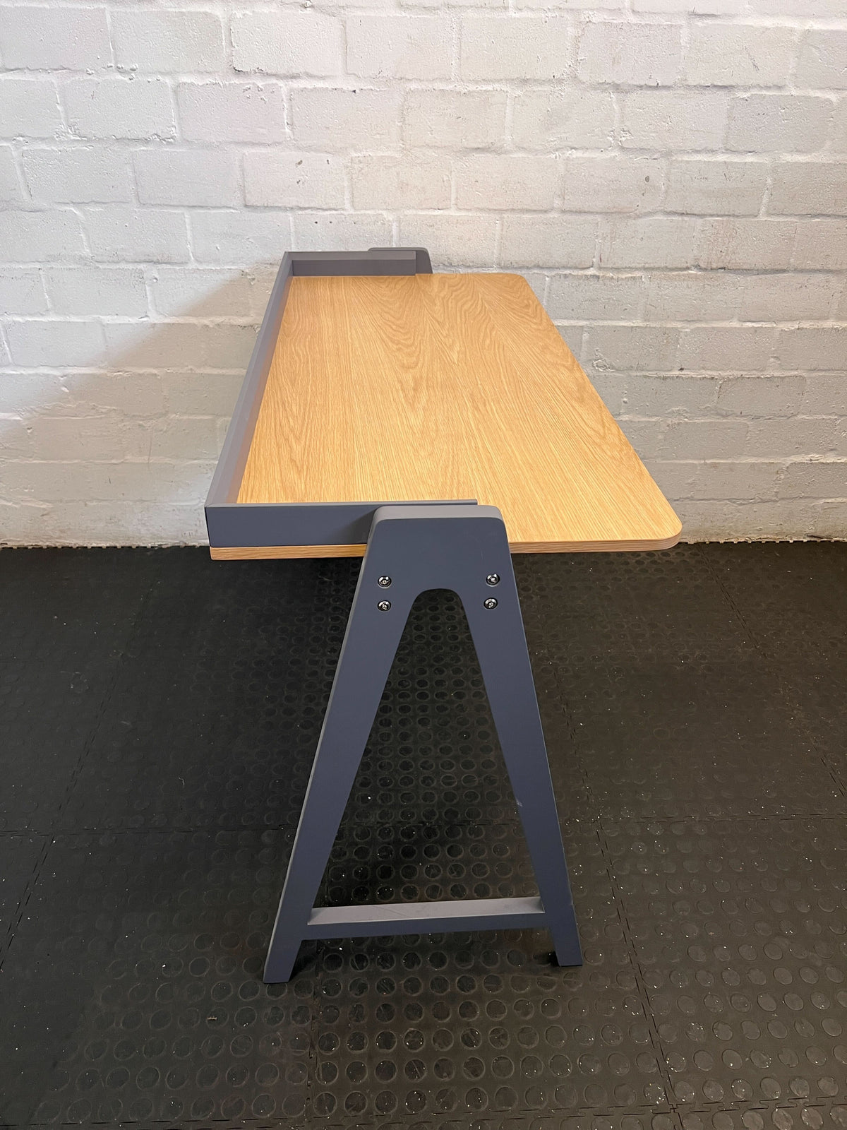 Minimalist Grey & Wood Desk – Sleek Design, Great Condition