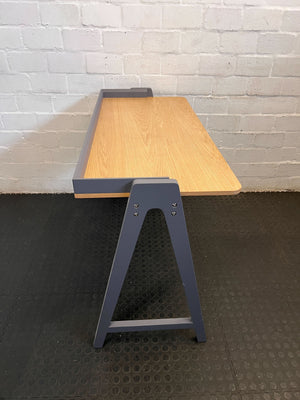 Minimalist Grey & Wood Desk – Sleek Design, Great Condition