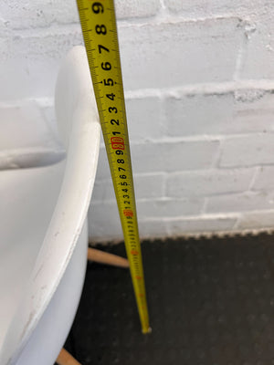 Minimalist White Plastic Chair with Wooden Legs – Minor Scratches - 2ndhandwarehouse.com