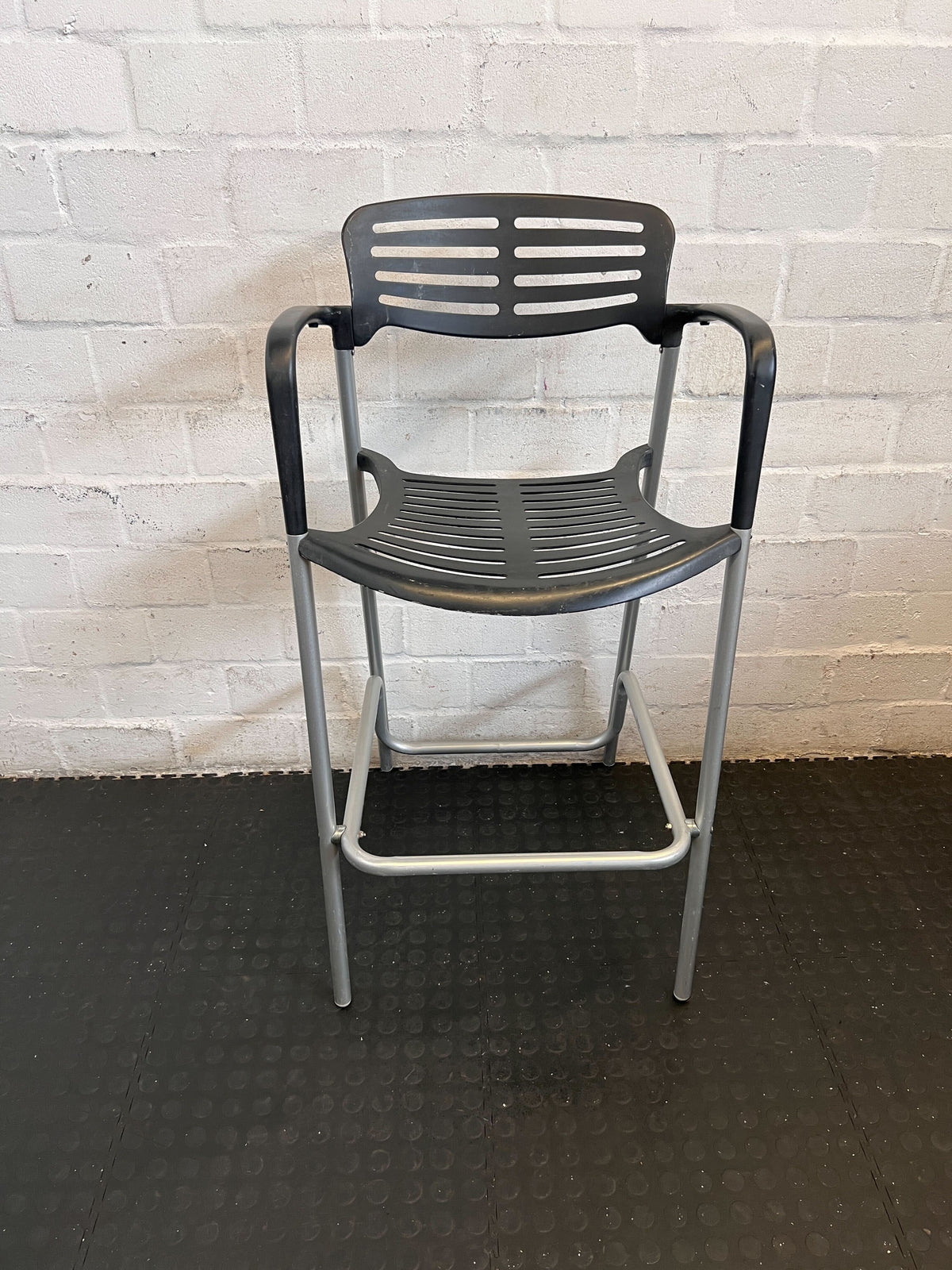 Modern Black Slatted Bar Stool with Armrests