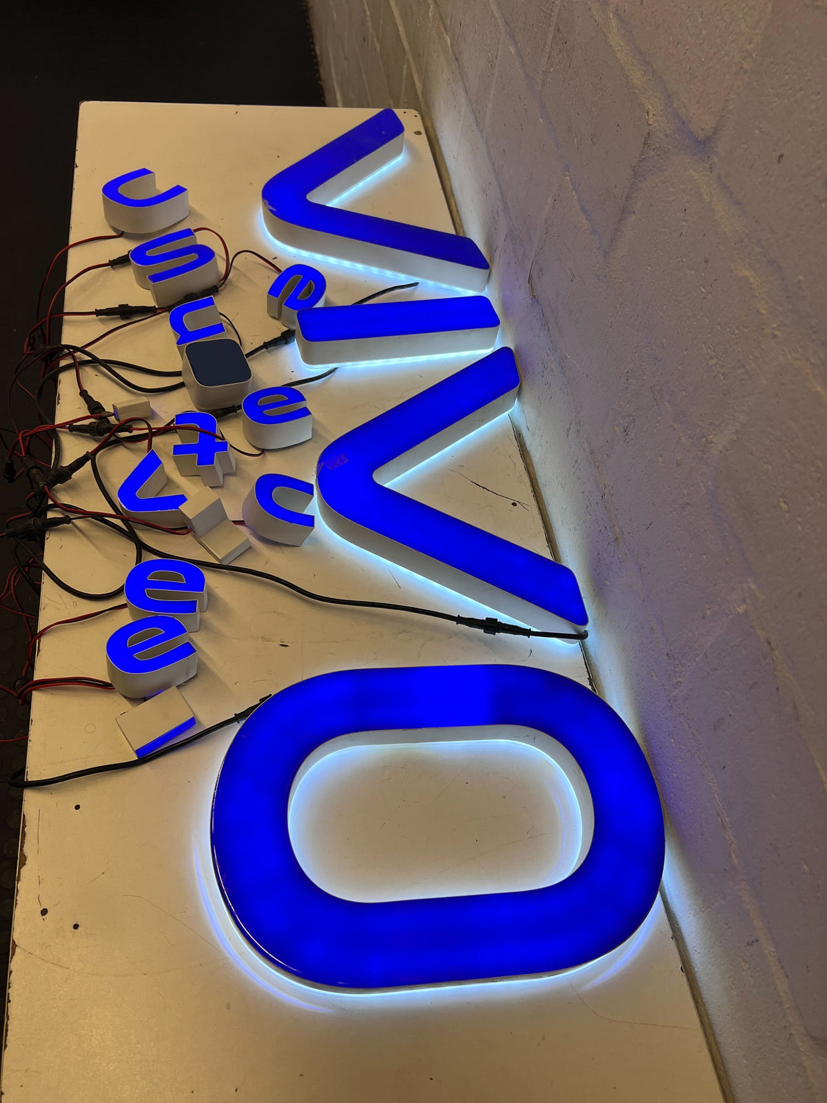 Modern Blue Neon Sign – VIVO – Wall Decor with Minor Wear