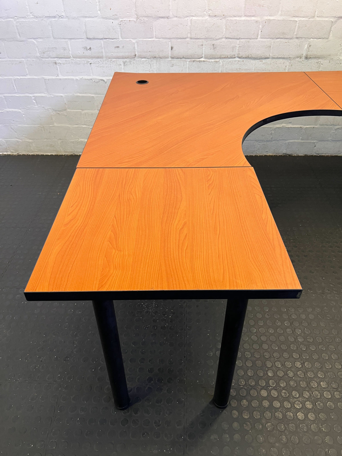 Modern L-Shaped Desk in Oak Finish with Minor Scratches - PRICE DROP