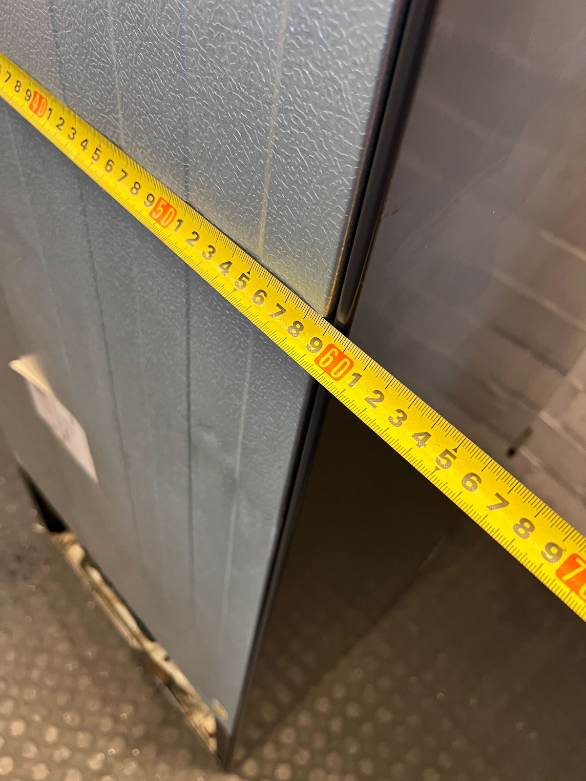 Modern Samsung Fridge Freezer with Water & Ice Dispenser - Some scratches - 2ndhandwarehouse.com