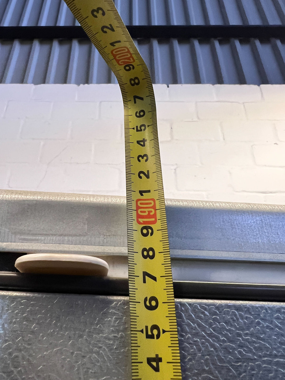 Modern Samsung Fridge Freezer with Water & Ice Dispenser - Some scratches - 2ndhandwarehouse.com