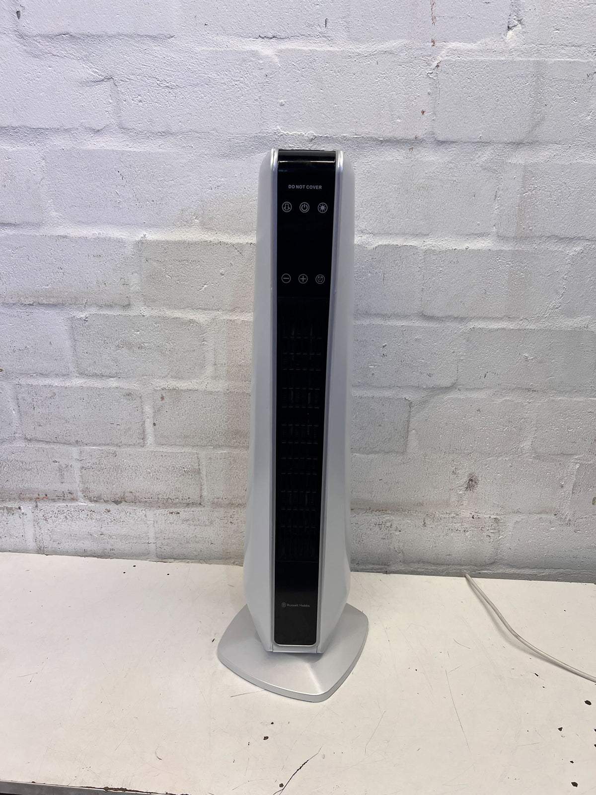 Modern Silver Tower Fan with Remote Control – Minor Scratches