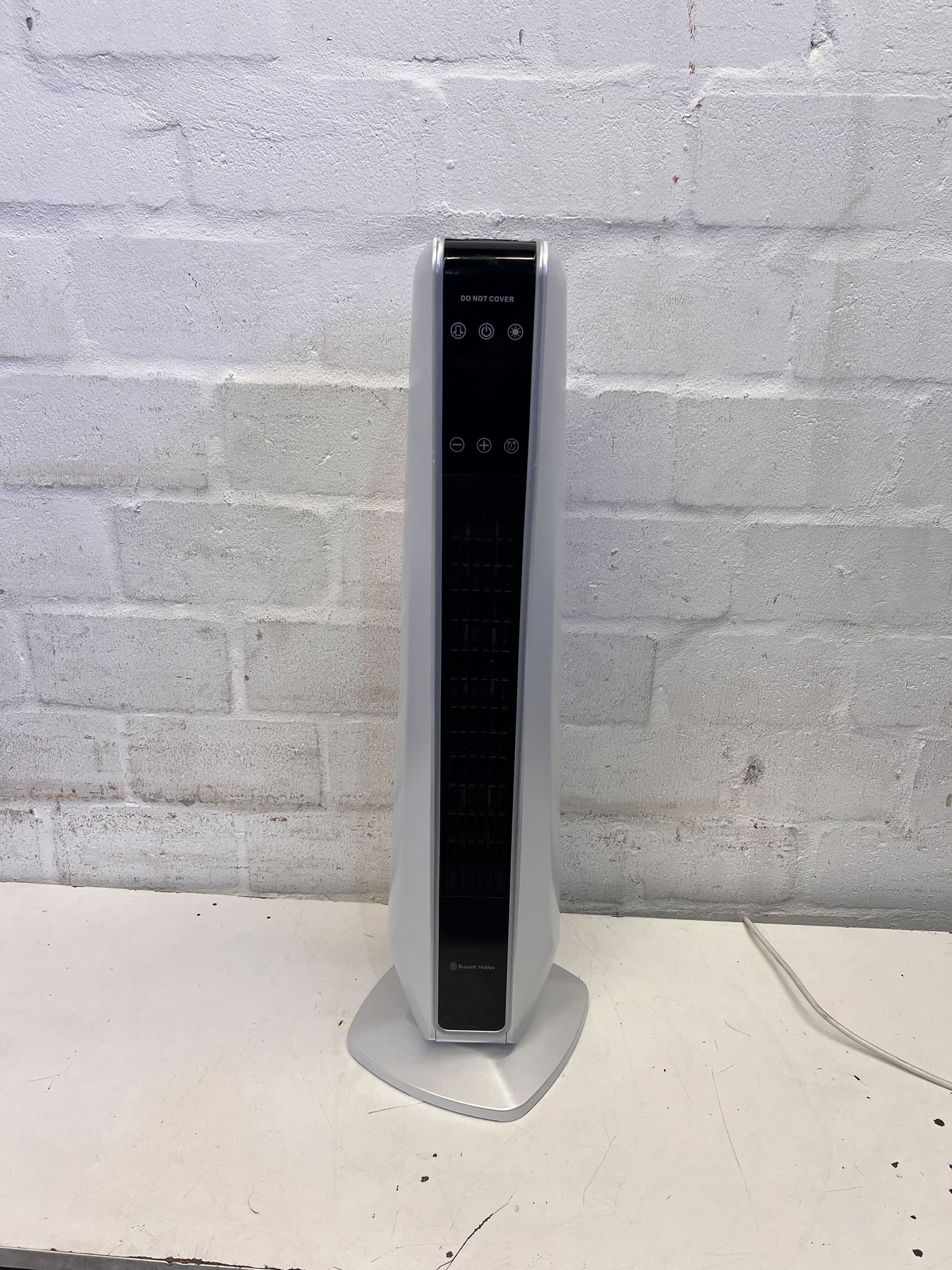 Modern Silver Tower Fan with Remote Control – Minor Scratches