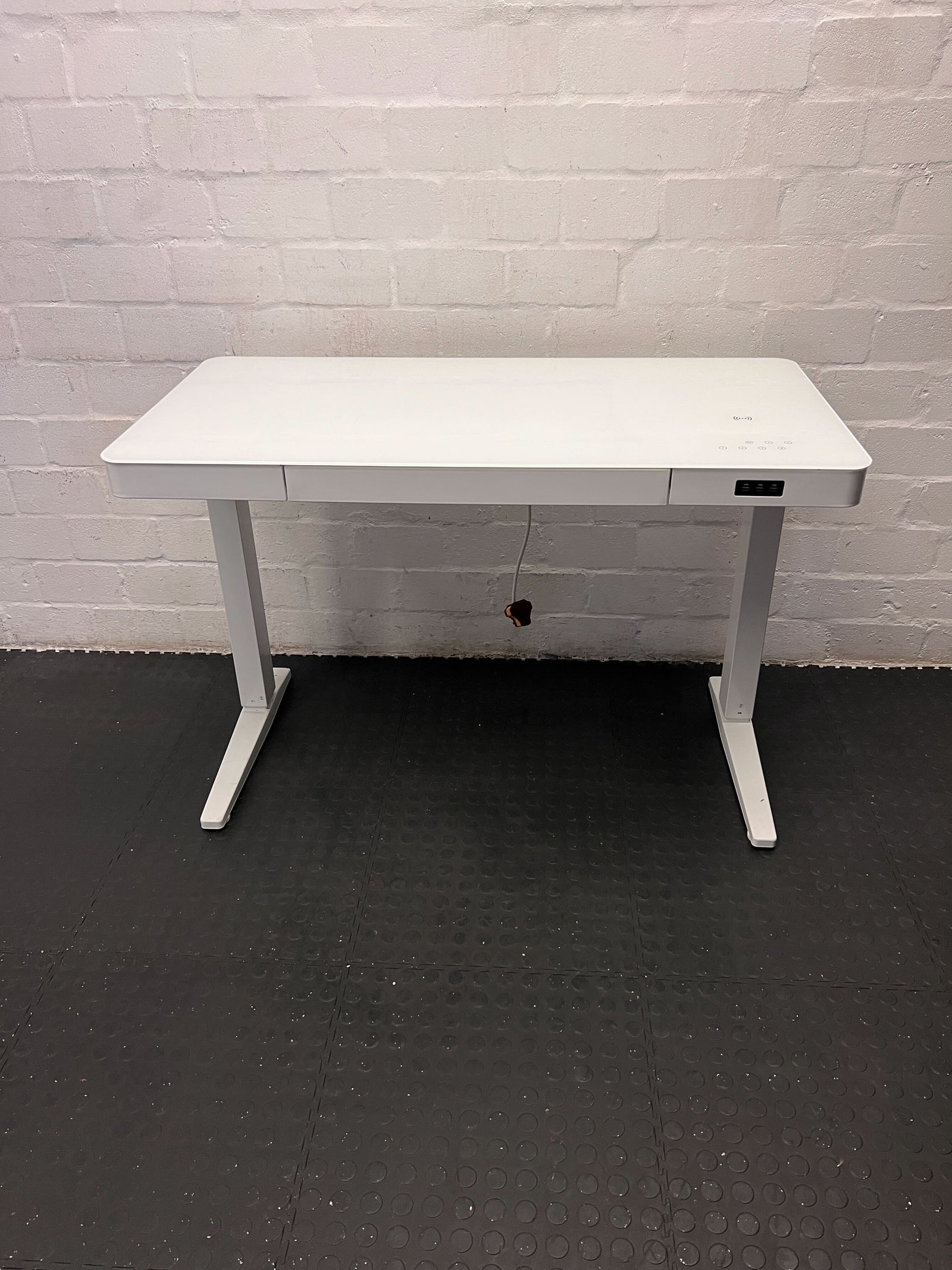 Modern White Standing Desk - Controls, 3 x USB , Wireless Charging
