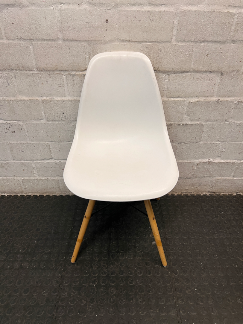 Moulded White Dining Chair with Wooden Legs — Visible Wear and Fair Condition