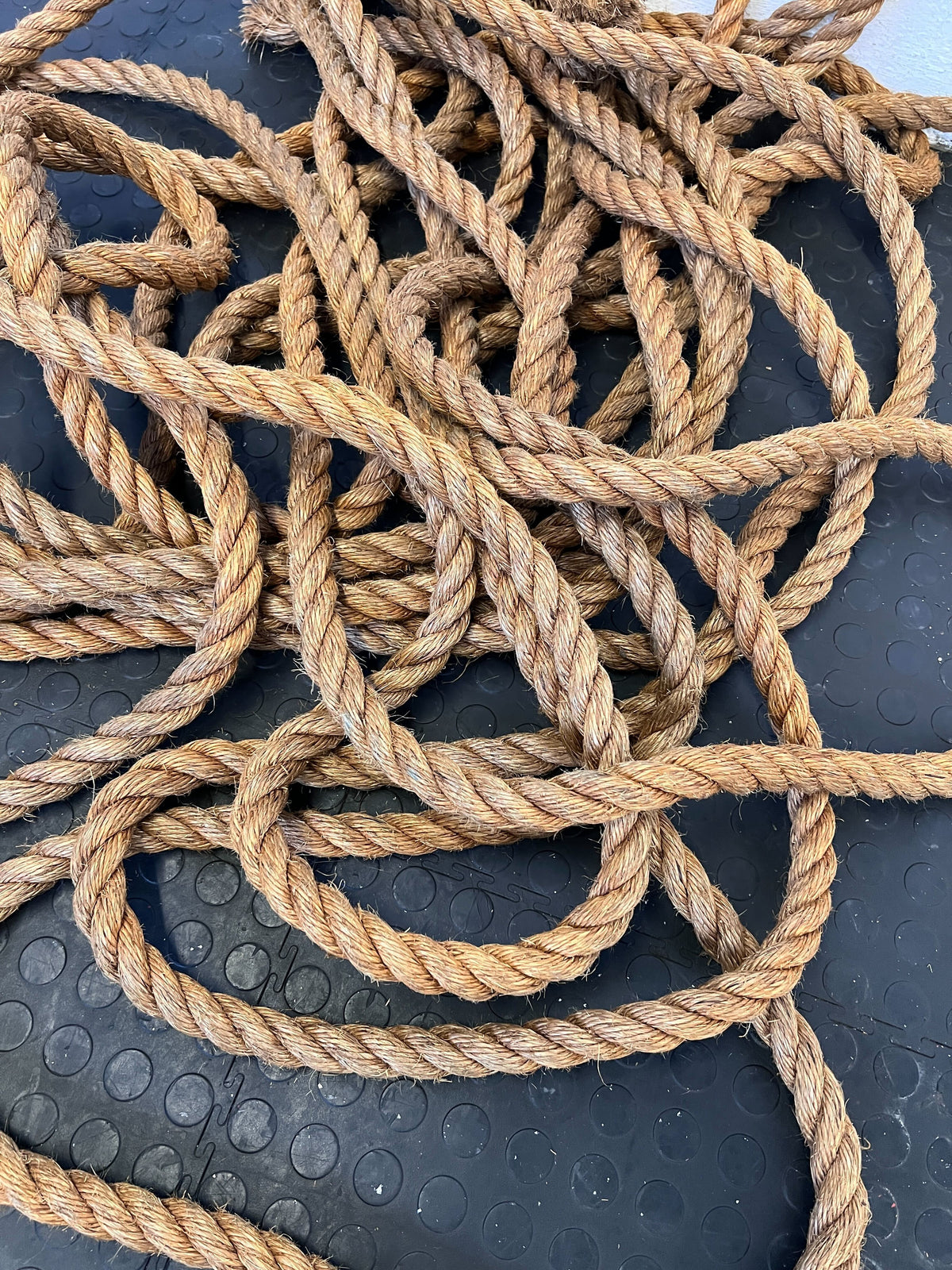 Natural Jute Rope (32 Meters Long x 3cm)- Versatile Strong Twisted Cord for Crafts & Decor