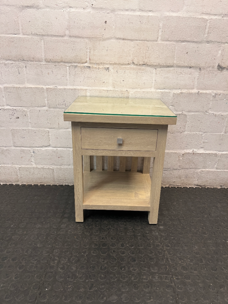 Oak-Finish Bedside Table with Glass Top — High-Quality Pre-owned Condition