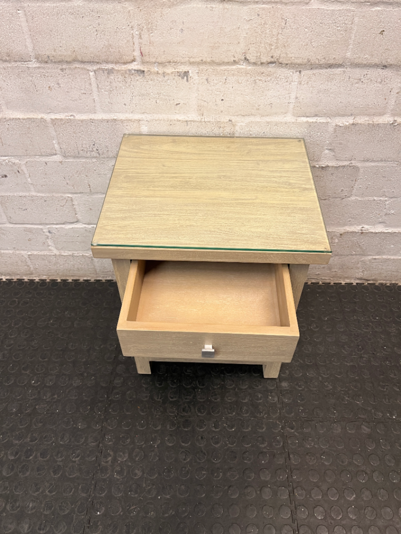 Oak-Finish Bedside Table with Glass Top — High-Quality Pre-owned Condition