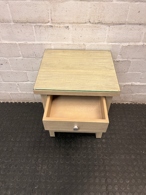 Oak-Finish Bedside Table with Glass Top — High-Quality Pre-owned Condition