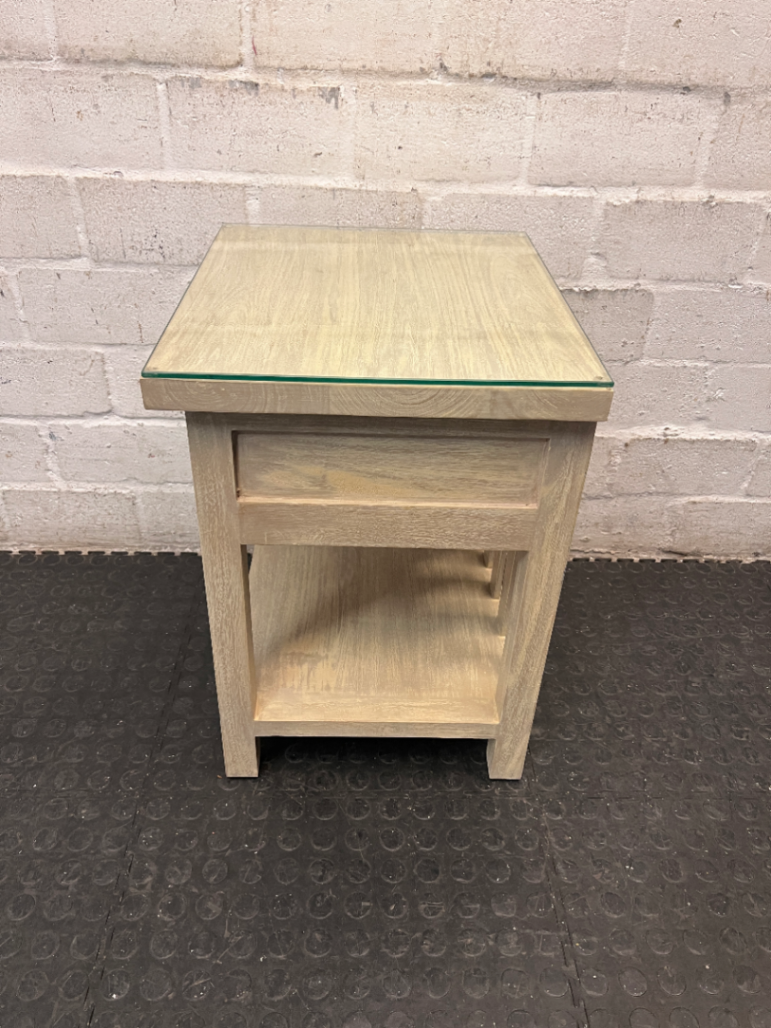 Oak-Finish Bedside Table with Glass Top — High-Quality Pre-owned Condition