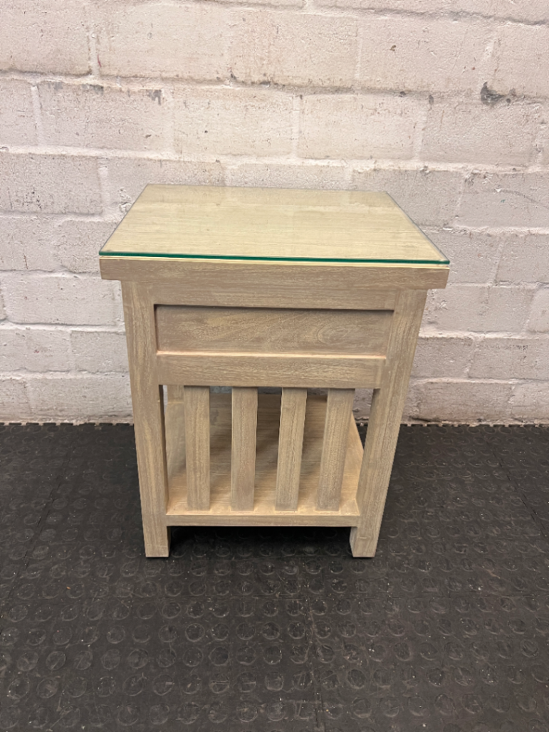 Oak-Finish Bedside Table with Glass Top — High-Quality Pre-owned Condition