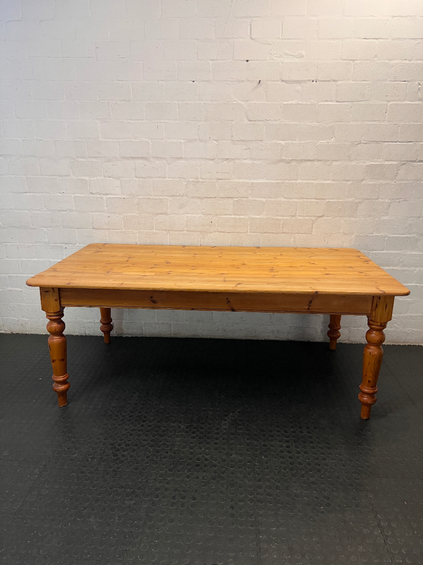 Oregon Pine 8-Seater Dining Table with Turned Legs — Good Used Condition - 2ndhandwarehouse.com