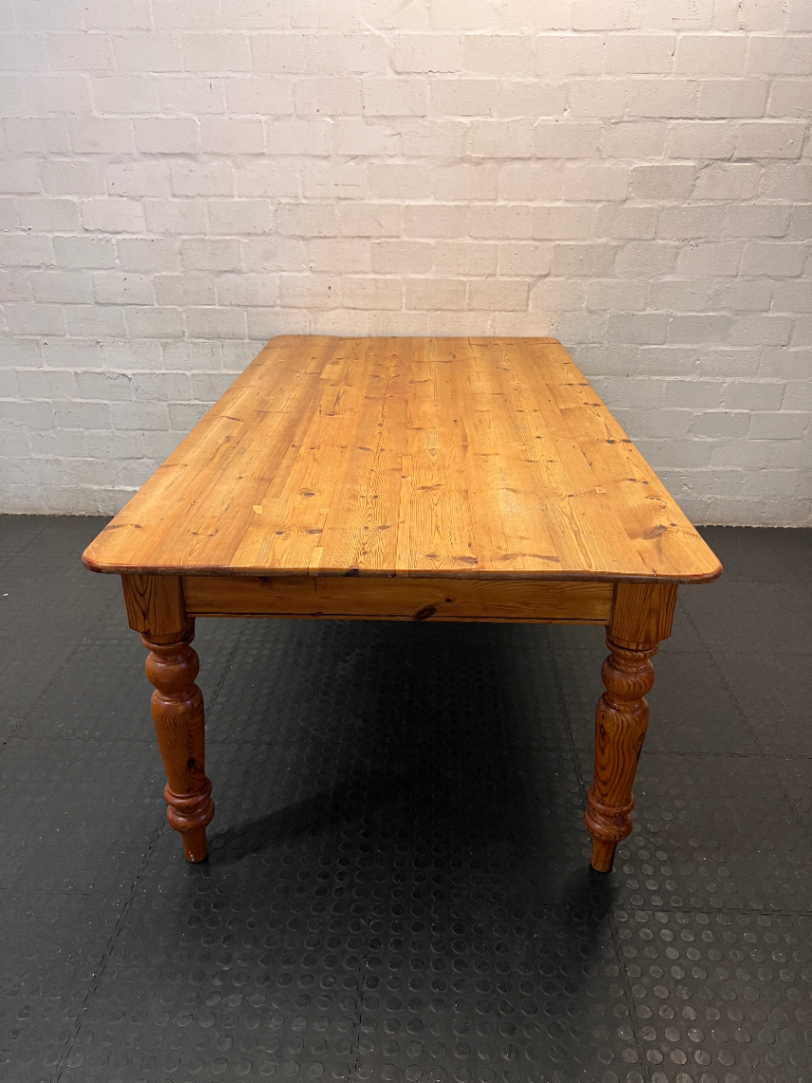 Oregon Pine 8-Seater Dining Table with Turned Legs — Good Used Condition - 2ndhandwarehouse.com
