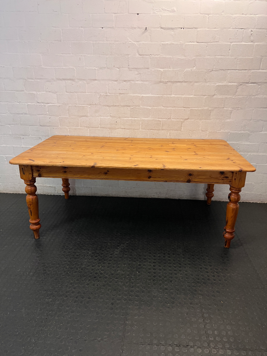Oregon Pine 8-Seater Dining Table with Turned Legs — Good Used Condition - 2ndhandwarehouse.com