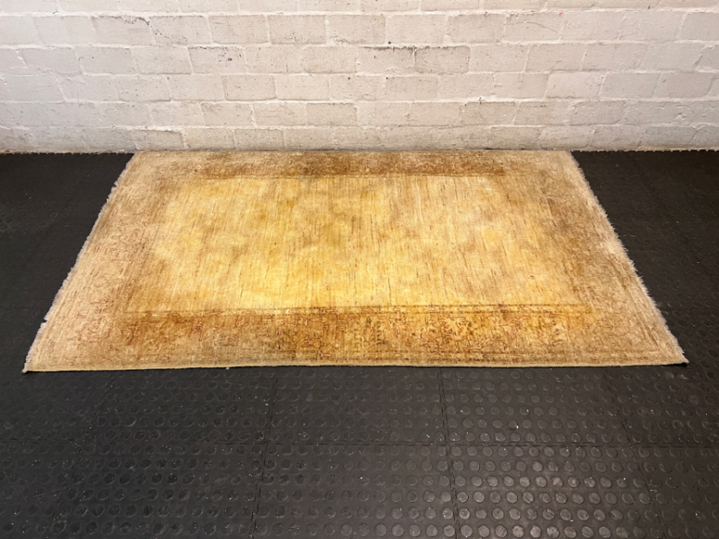 Ornate Patterned Area Rug in Golden Earth Tones